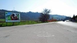 cartellone per pubblicità esterna