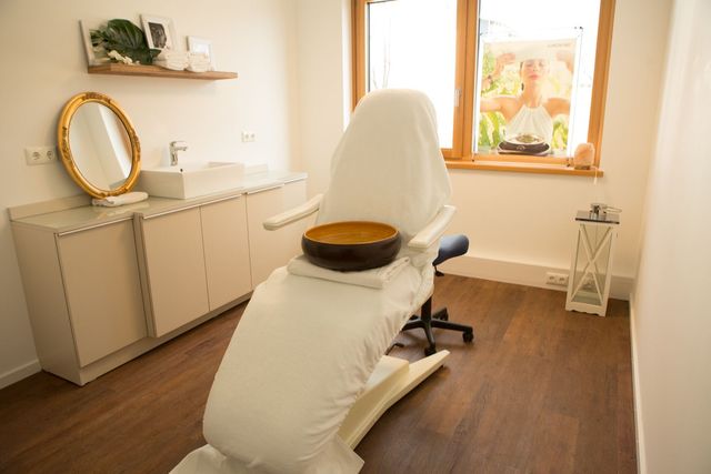 Kosmetik-Liege bei Sea Spa Hair & Beauty