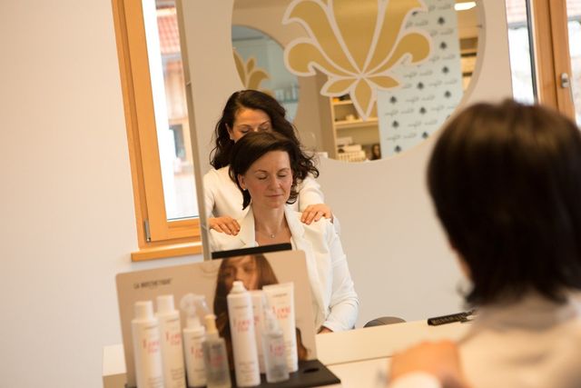 Nackenmassage bei Sea Spa Hair & Beauty