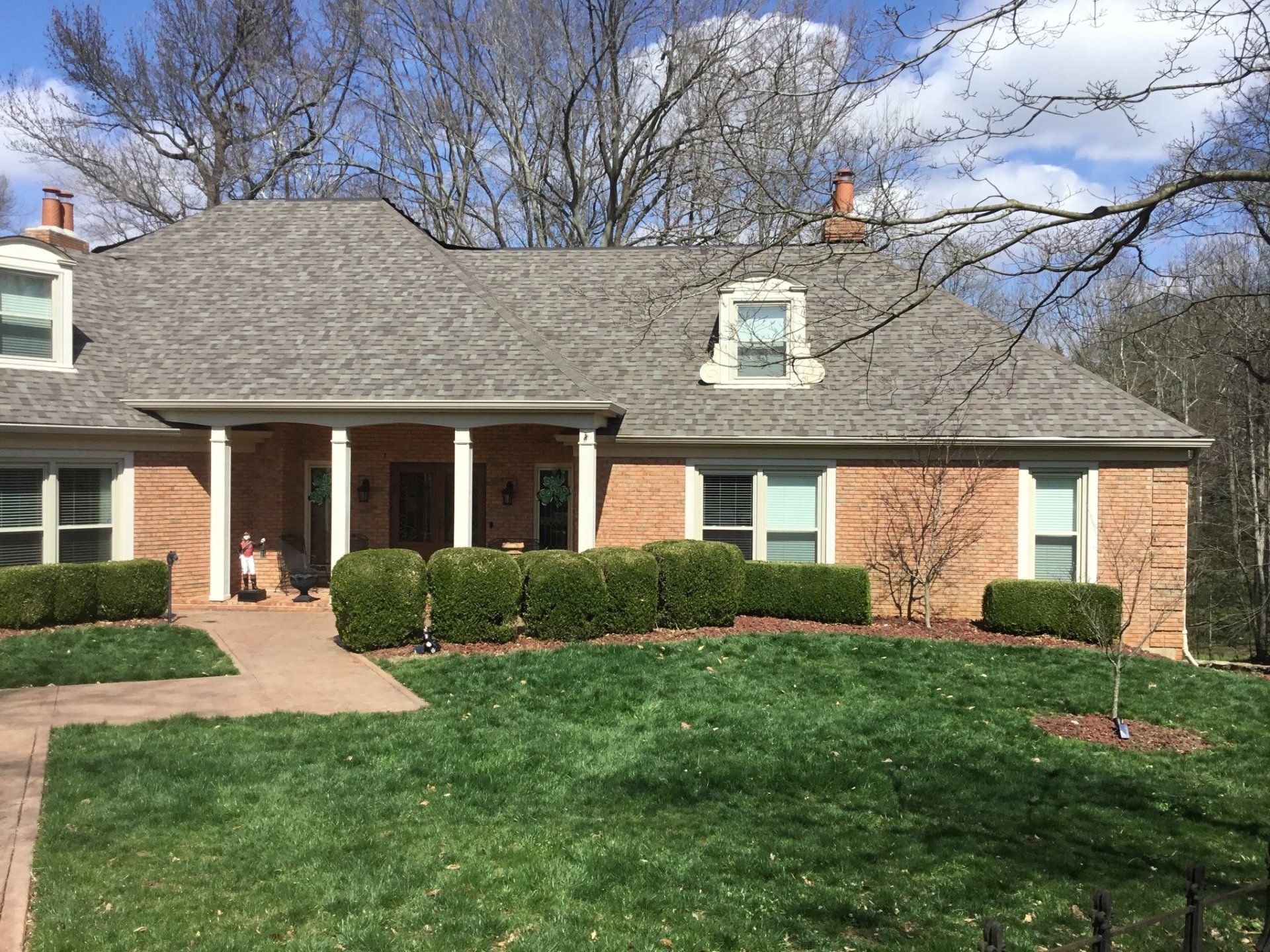 Louisville roofing contractor with new roof