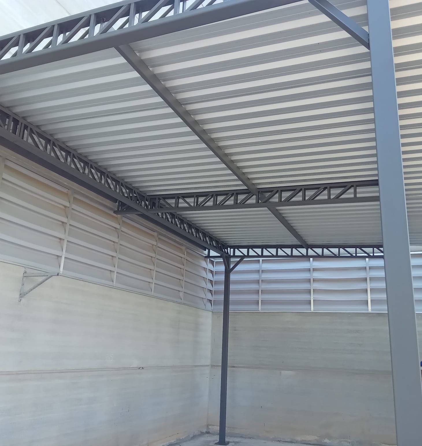 Fabricação, Instalação e Manutenção de Telhados e Coberturas em Aço - Serralheria Serral