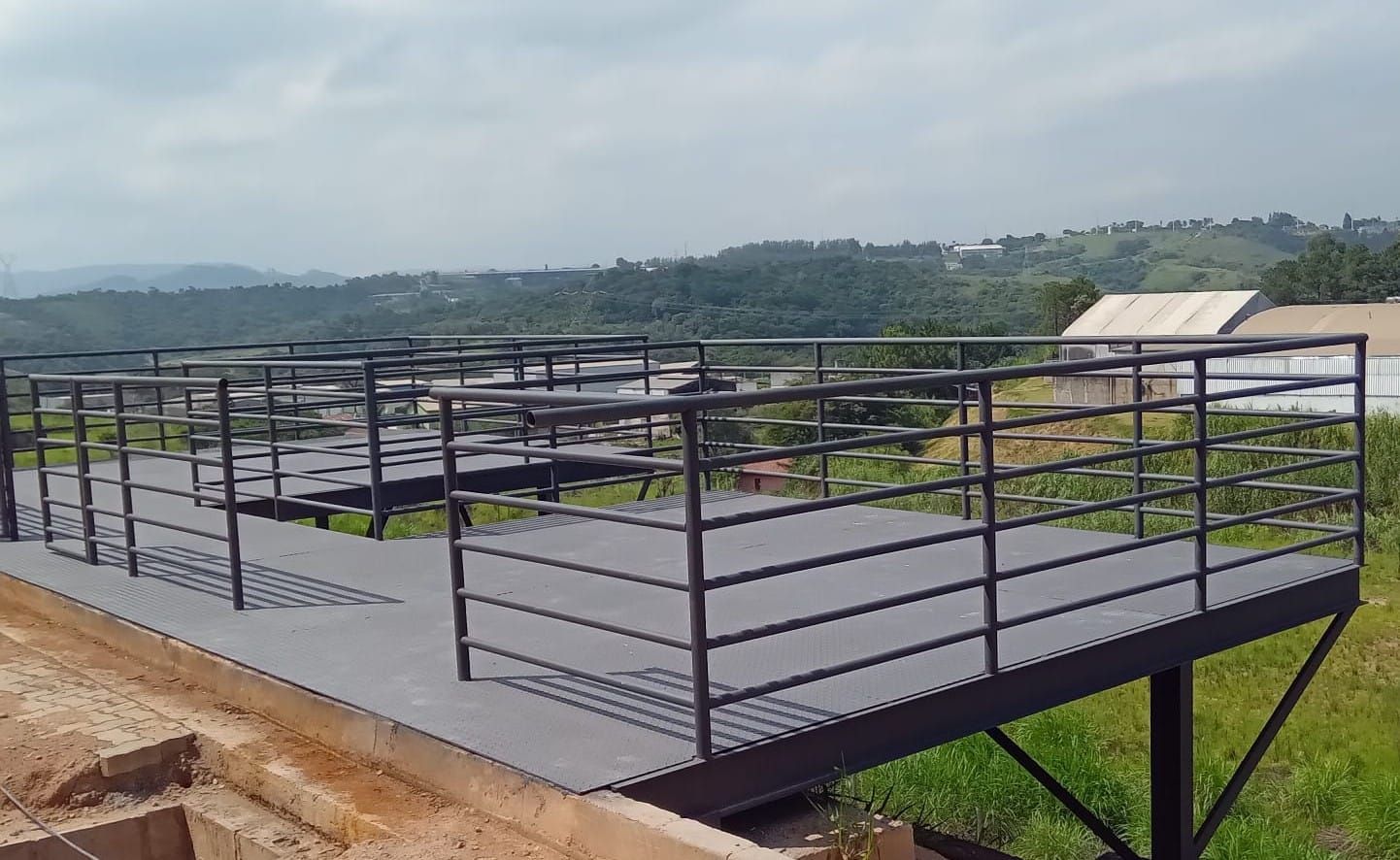 Instalação de Plataforma de Aço - Serralheria Serral