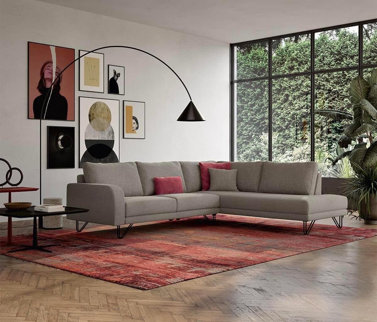 mobile tv con contenitori e tavolino