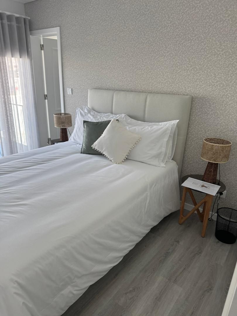 Double bed with side tables