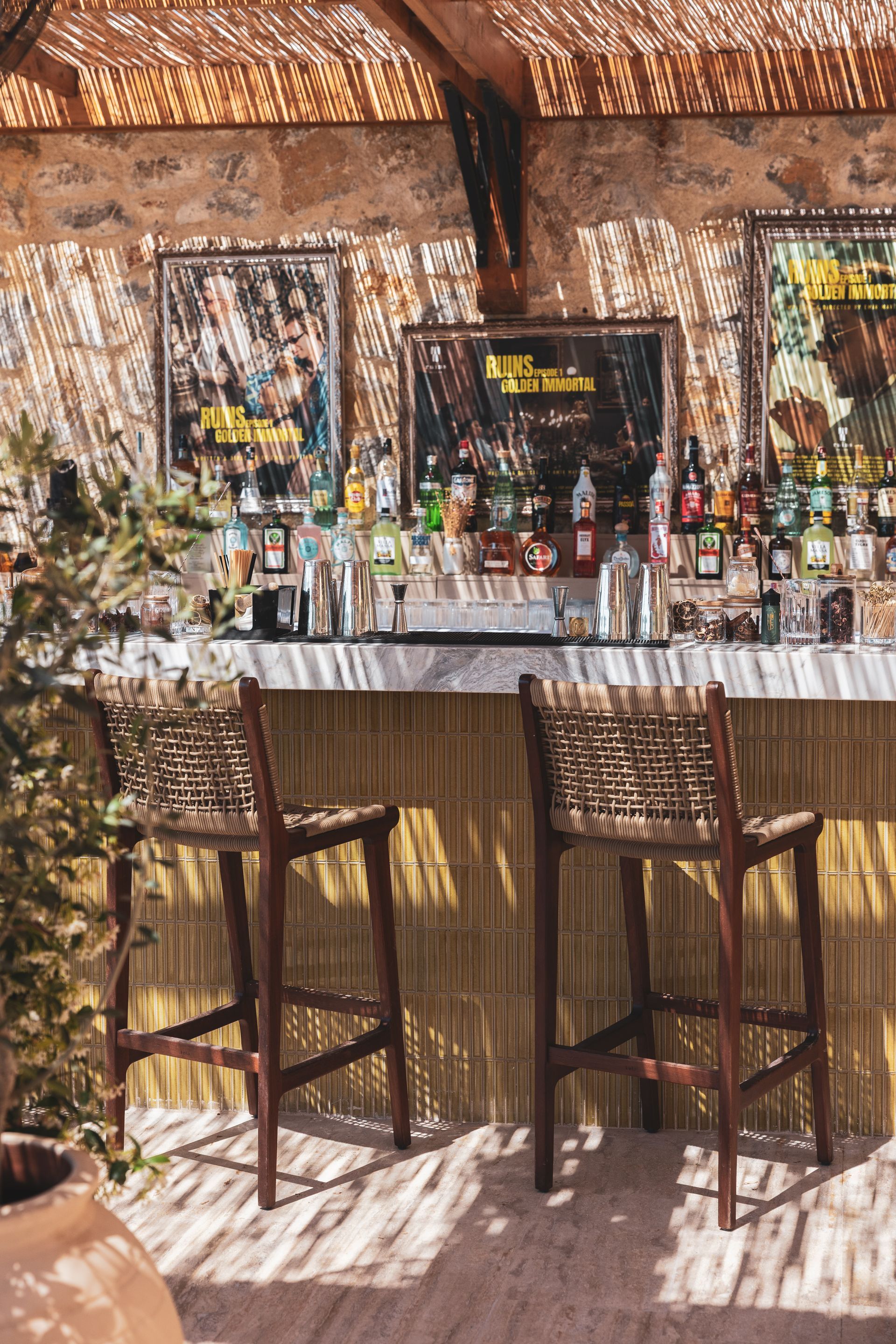 Ruins Luxury Resort'un deniz manzaralı, rahatlatıcı plaj restoranı ve barı."