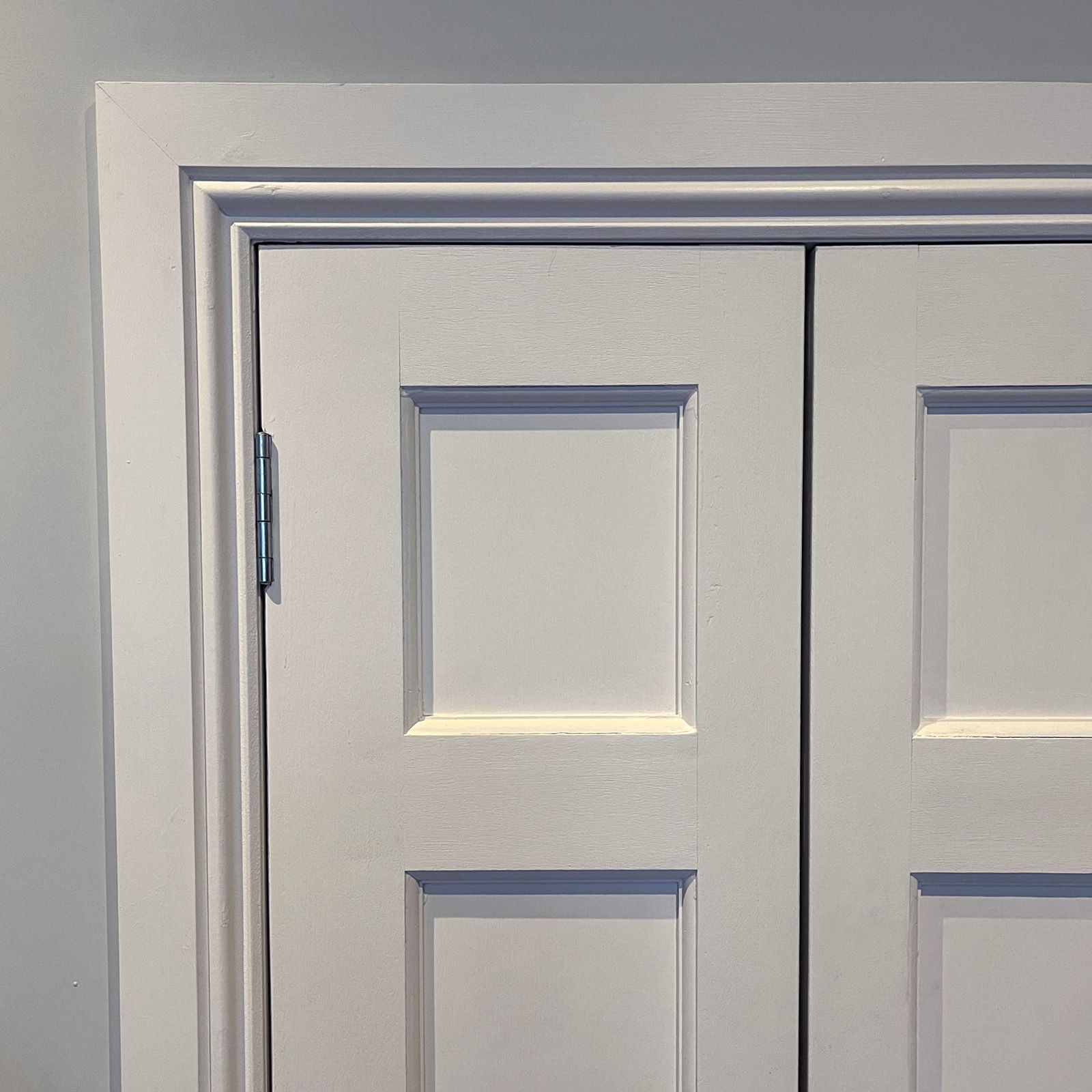 Plain white door panels in a Edinburgh  boudoir, ready for a decorative artist to work on