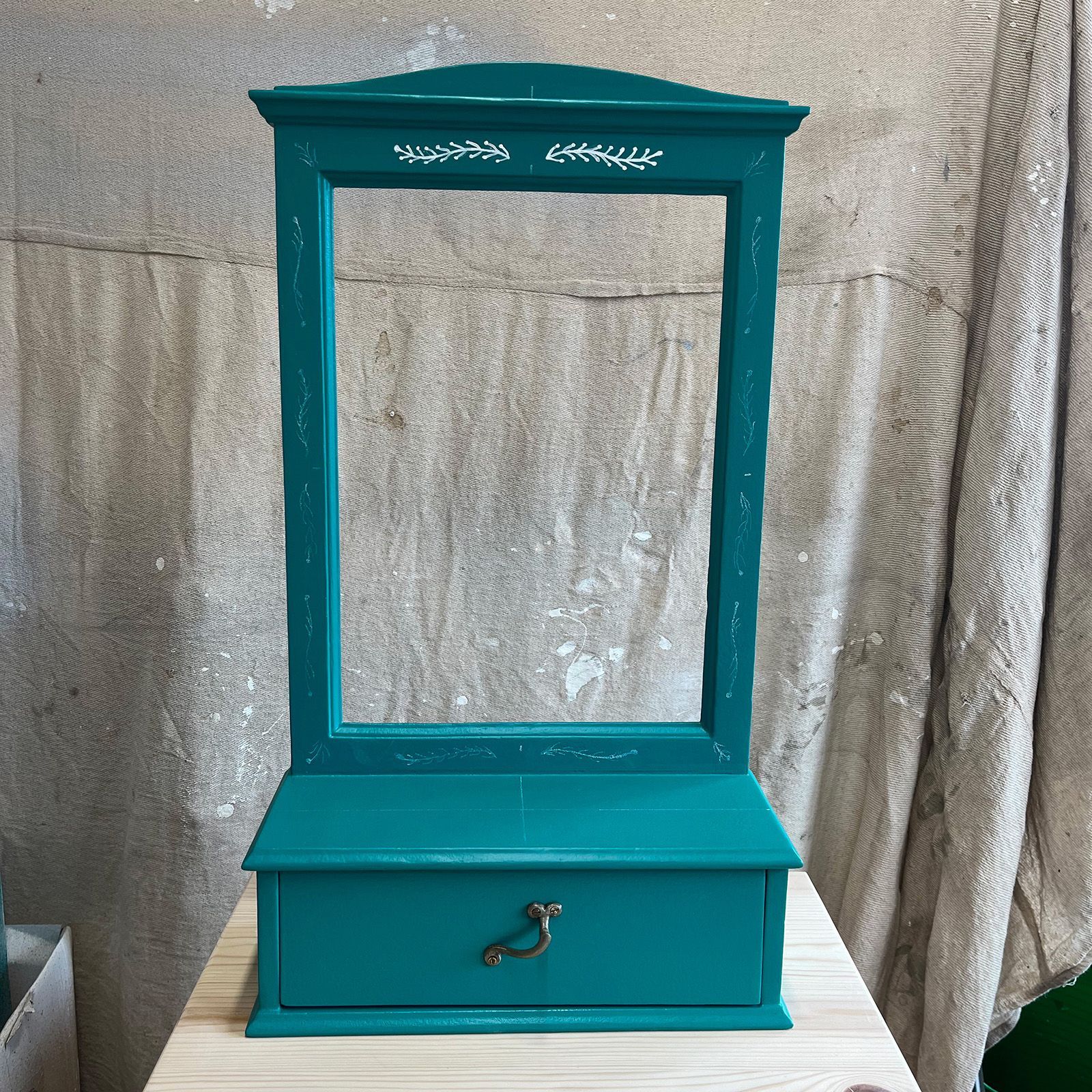 Wall mirror decoration process