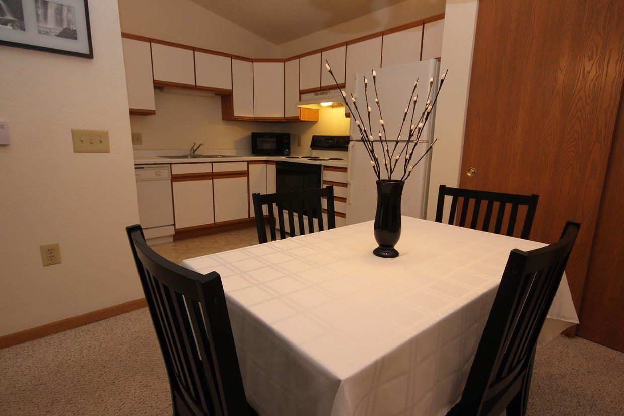 Forest Creek Apartments Manitowoc, Wisconsin Apartments