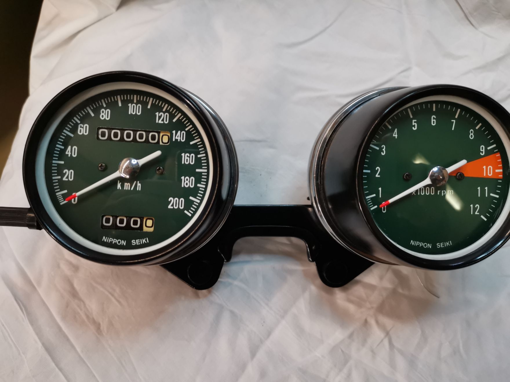 contachilometri analogico di auto