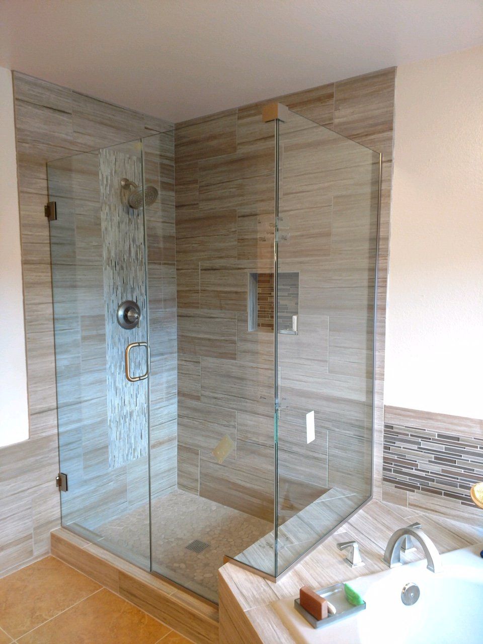 Shower Door Made In Glass — Riverside, CA — Vallin Bros Contractor