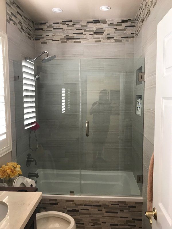 Bathroom with Bath Tub – Riverside, CA – Vallin Bros Contractors