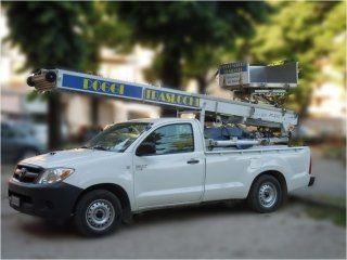 camion e piattaforma per trasloco