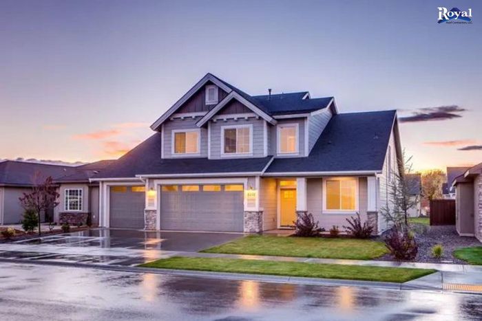 A photo of a Oneonta, AL home with an expertly constructed roof.