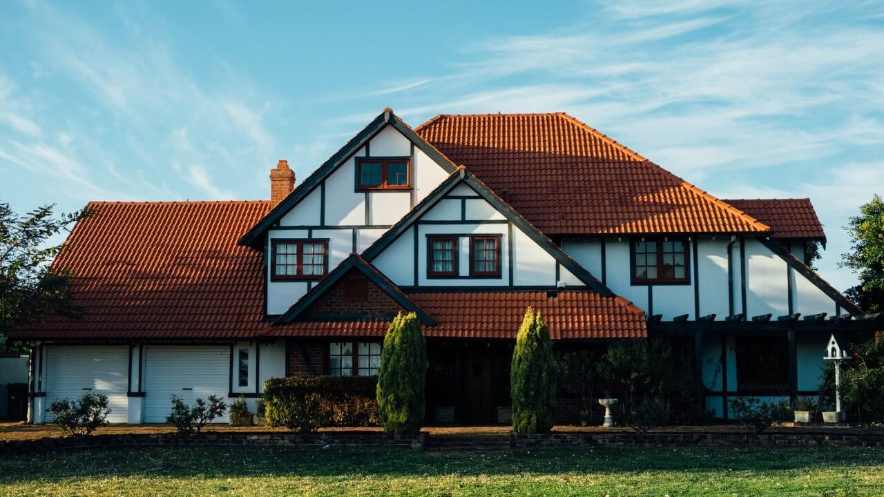 House with orange tile roofing in Alabama