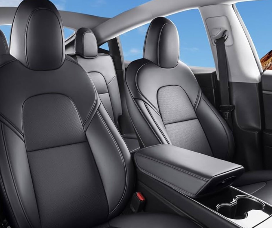 The interior of a lincoln navigator is shown with a steering wheel and dashboard.