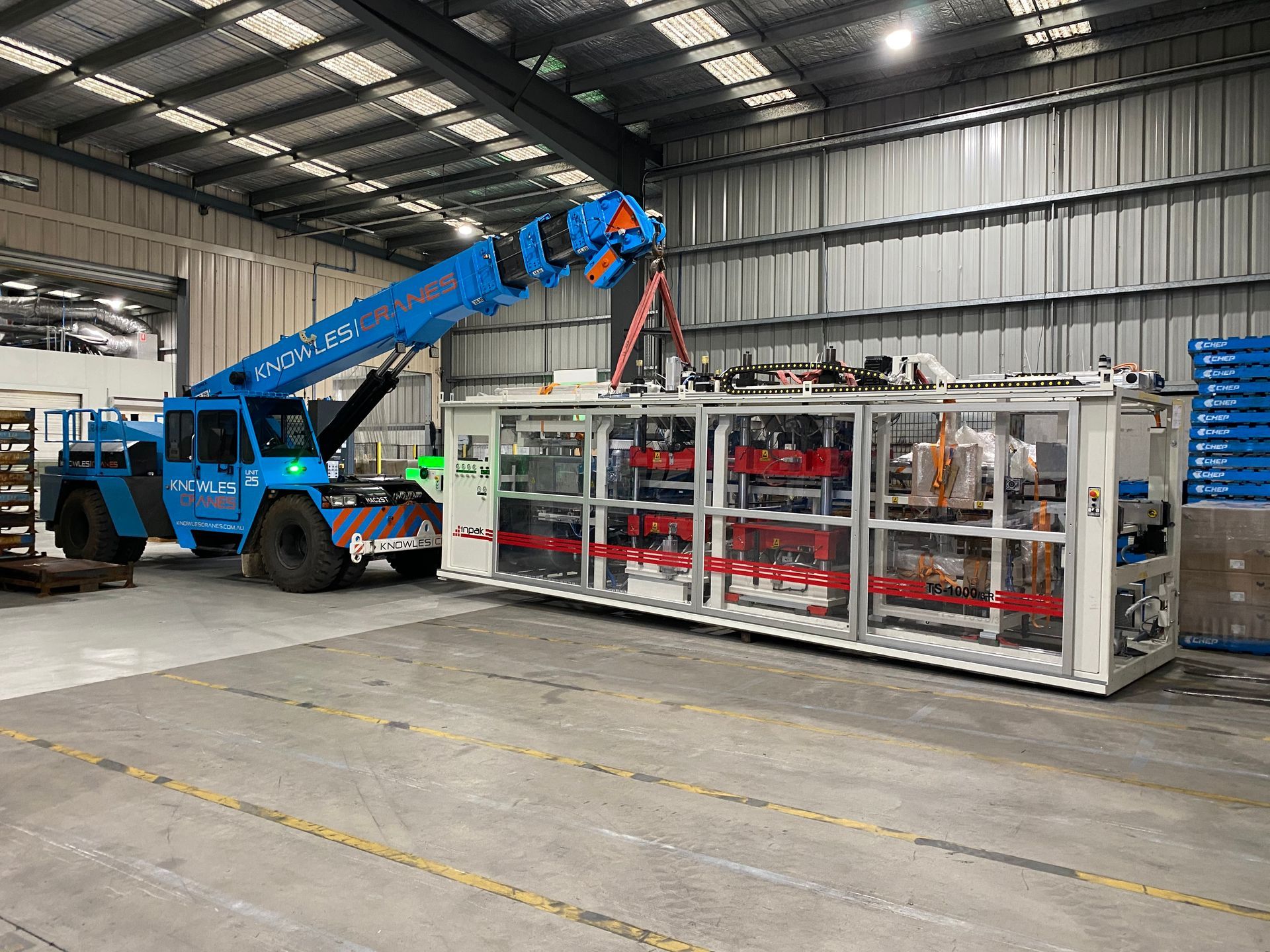 Compact mobile crane