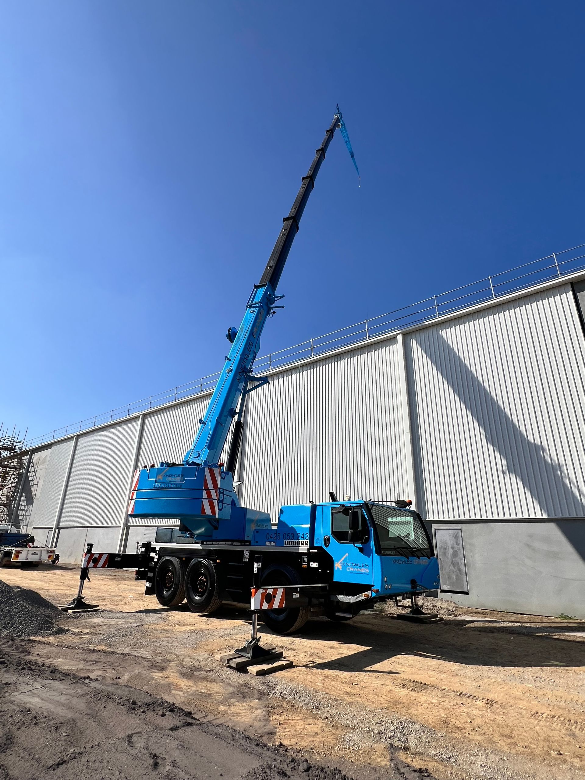 Heavy-duty crane