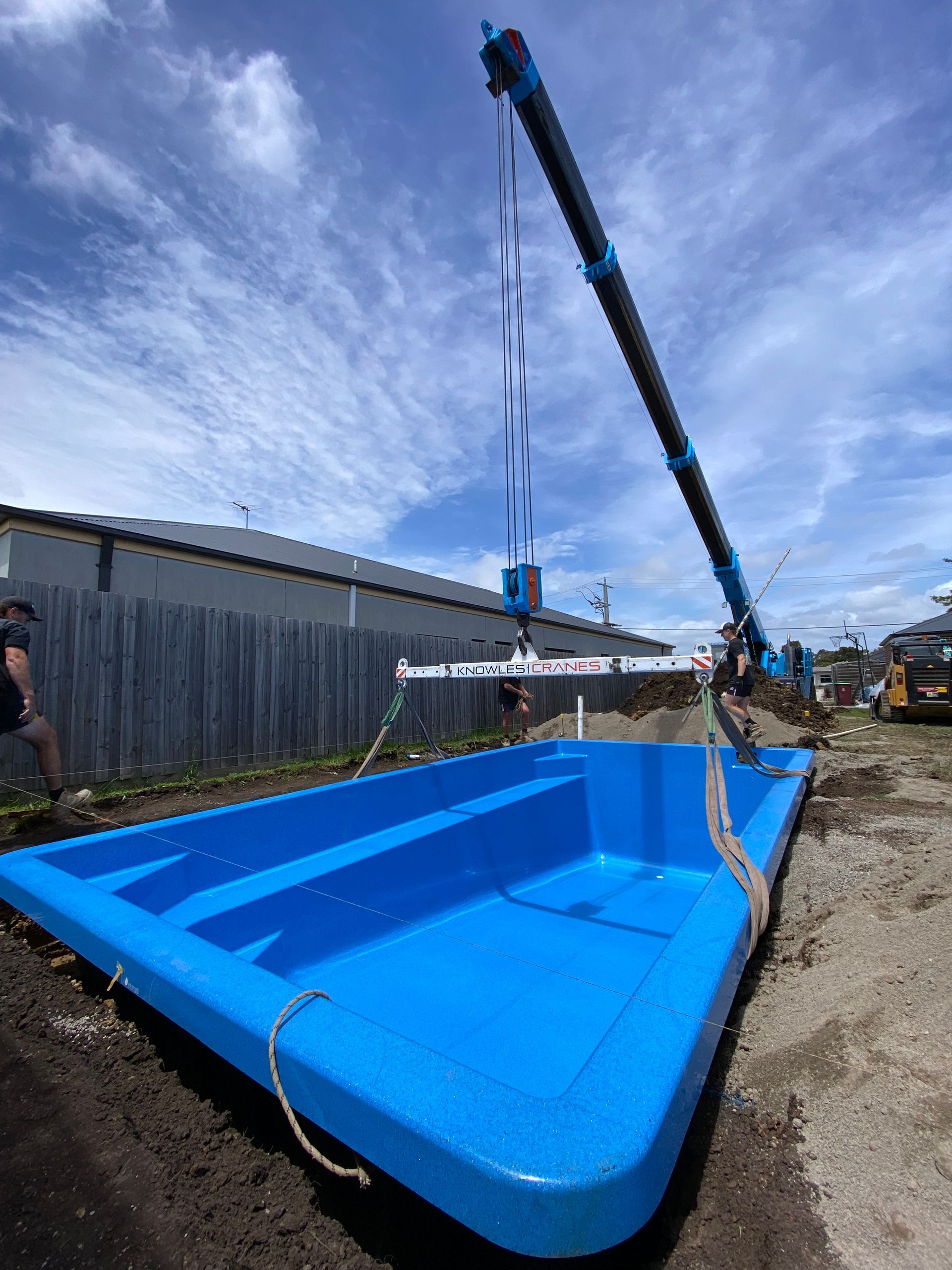 Crane lifting steel