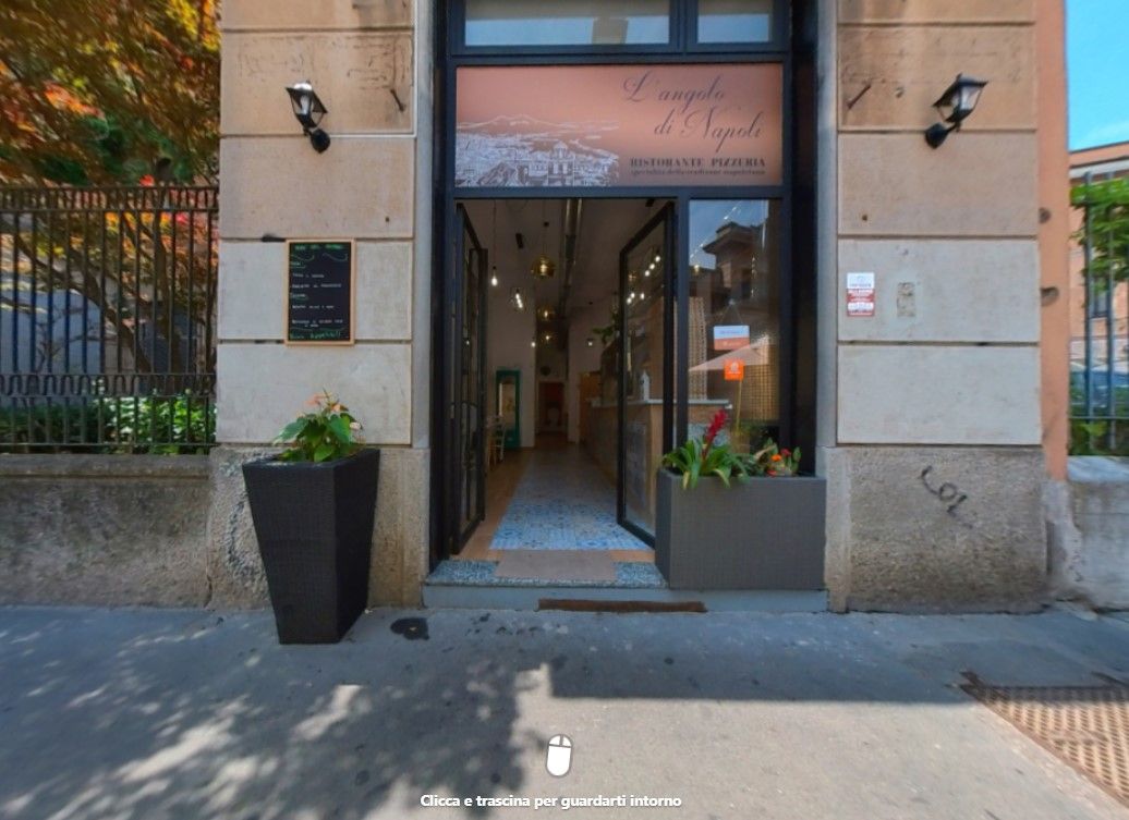 Un edificio con un cartello che dice