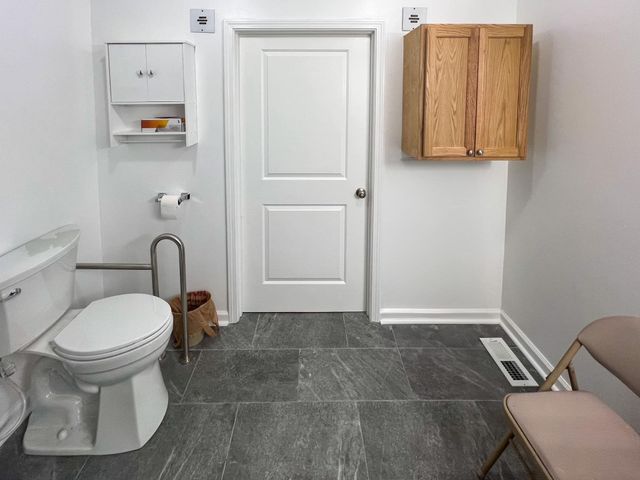 Ada Bathrooms Bathroom Design Ideas