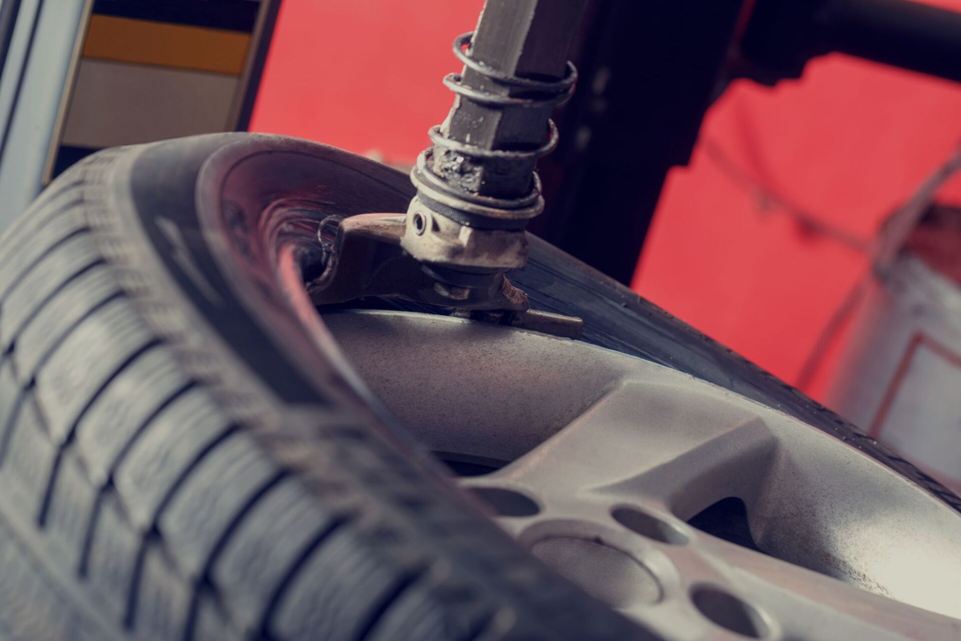 sostituzione di uno pneumatico