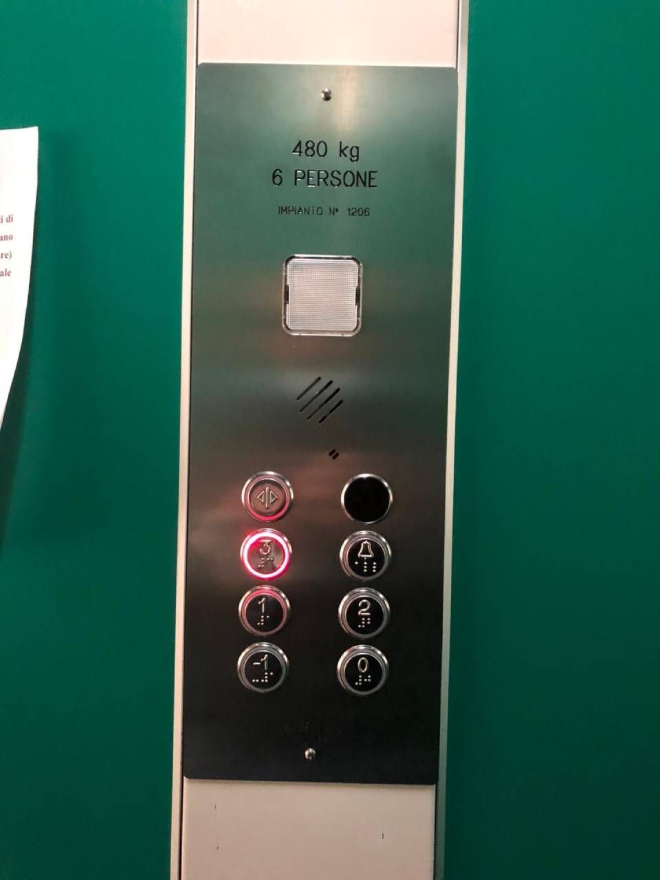 pulsantiera di ascensore a Bari