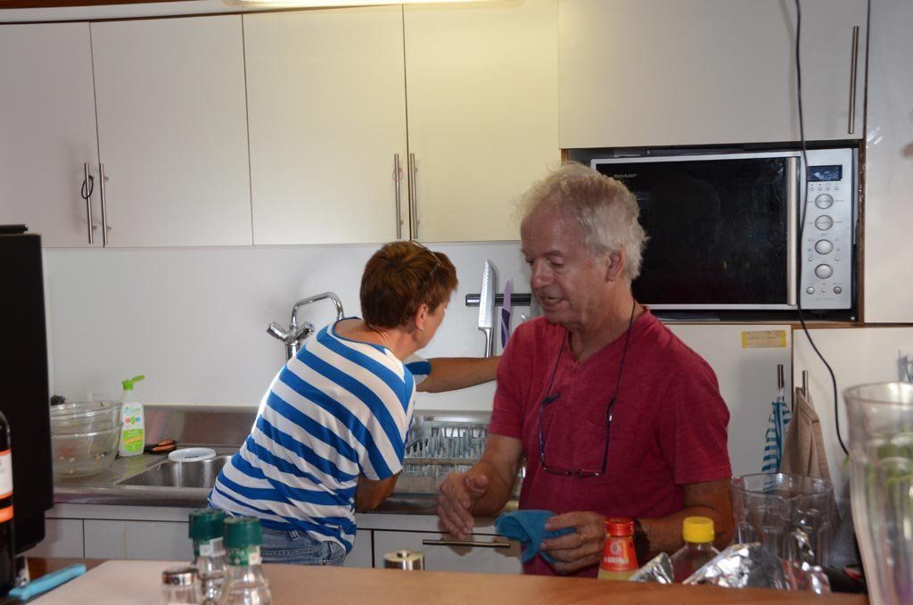 De keuken van Christina, Intersail reizen met daarin Toon Sevens (eigenaar) en henny, de kokkin en scheepsmaat.