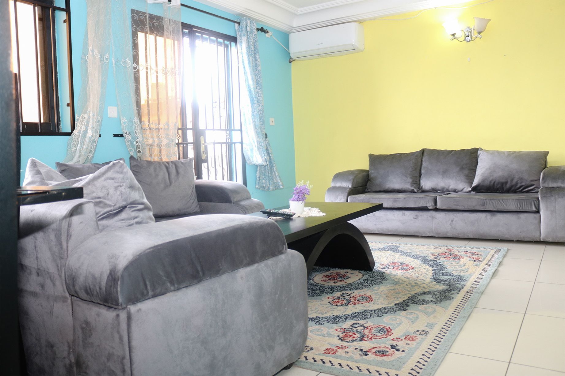 Appartement meublé avec gardien à Douala