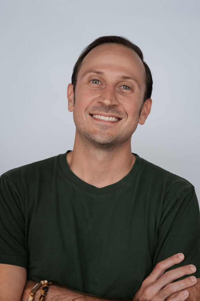 Portrait of Jean Pierre, integral coach and founder of Woosah Coaching