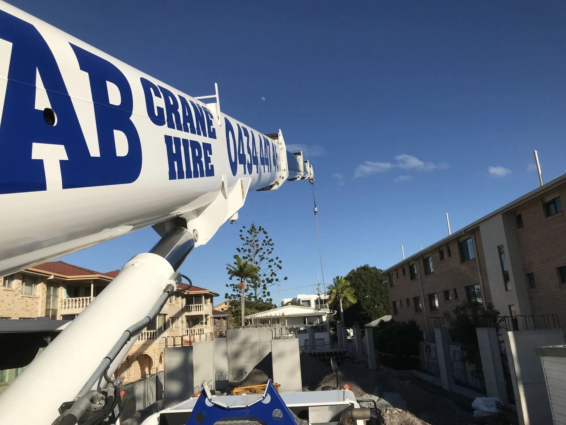 crawler crane hire Palm Beach