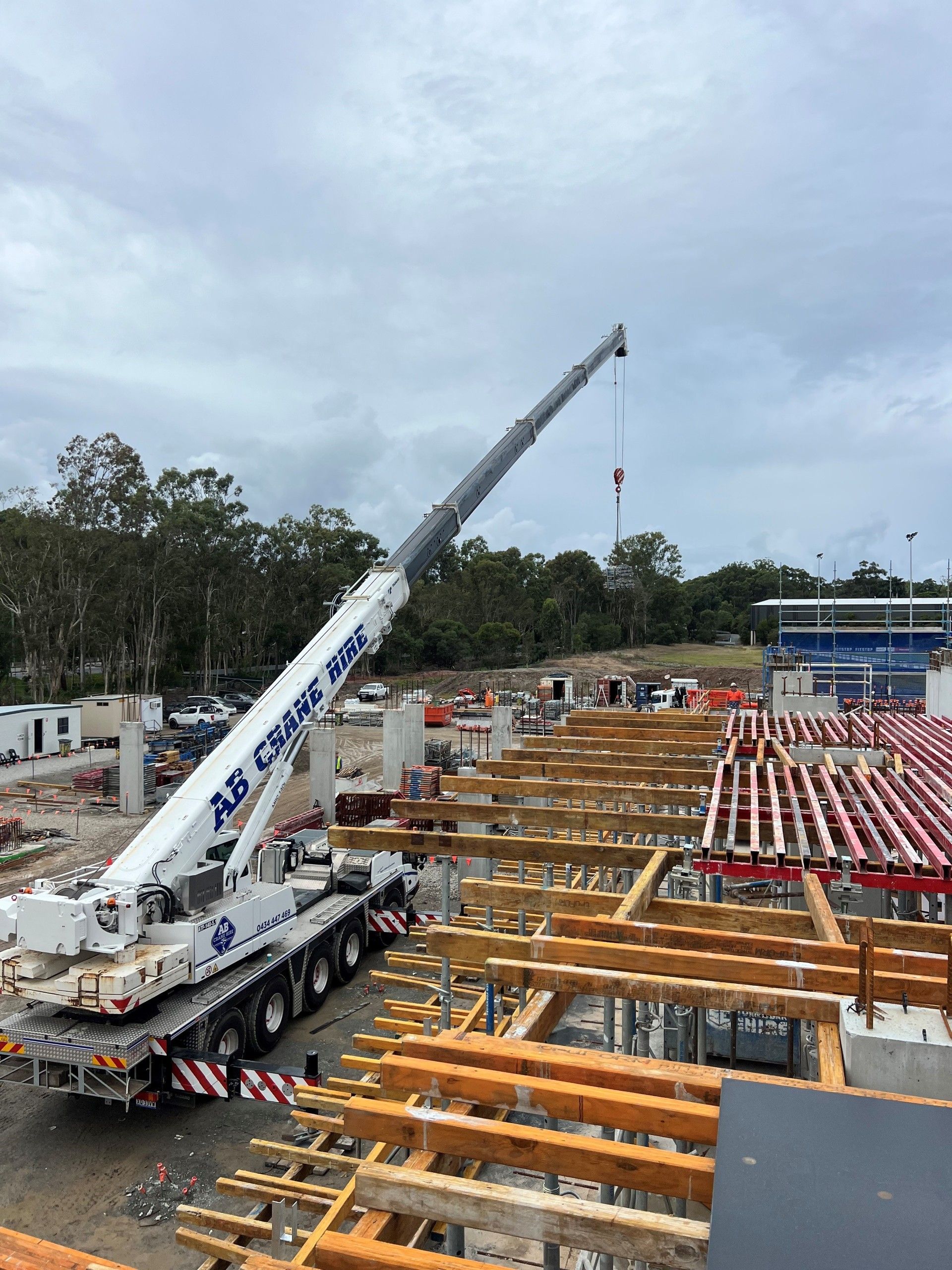 franna crane hire Palm Beach