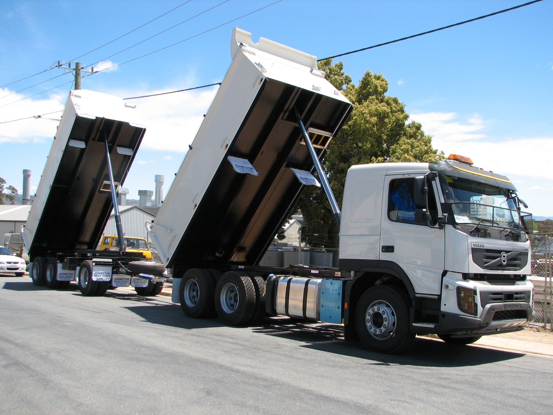 Truck with Hydraulic Lift — Queanbeyan, NSW — Johnston Truck Bodies Pty Ltd