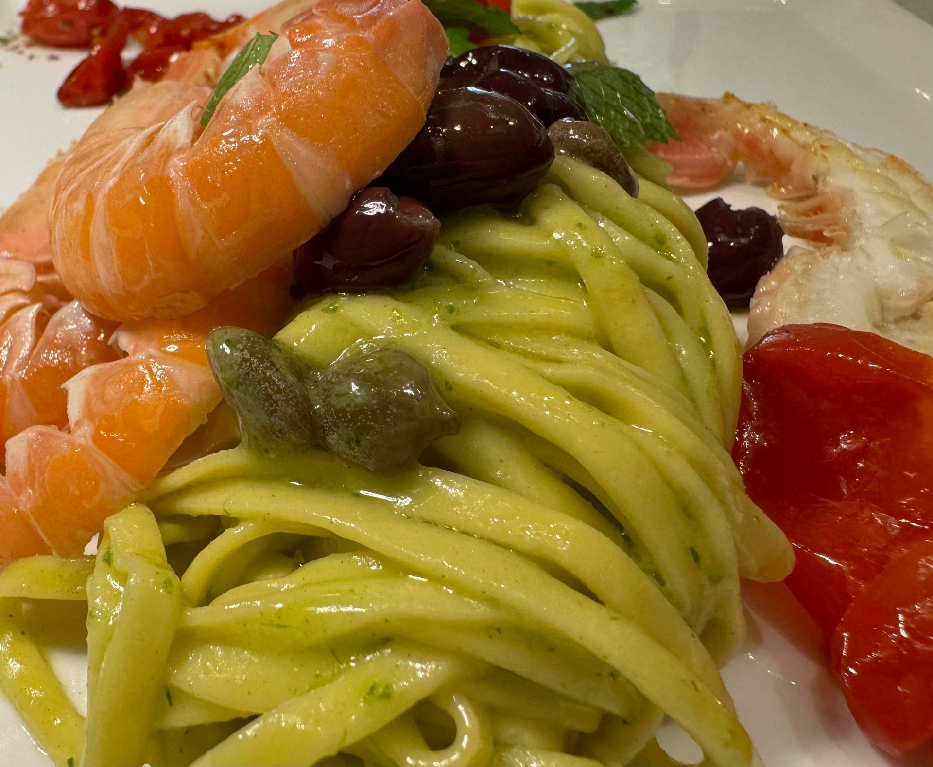 Michi ristorante Treviso©, linguine fatte in casa con scampi ed erbe aromatiche
Michi ristorante Treviso©, homemade linguine with scampi and aromatical herbs