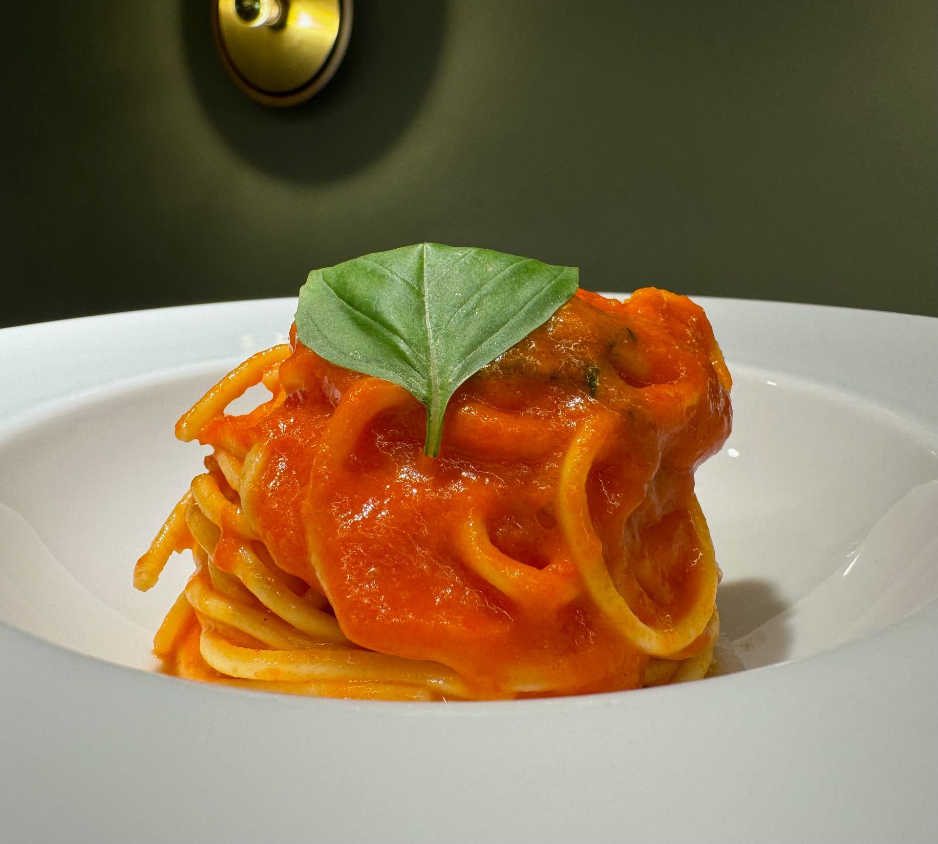 Michi ristorante Treviso©, spaghetti fatti in casa con pomodoro fresco e basilico
Michi ristorante Treviso©, homemade spaghetti with tomatoe and basil