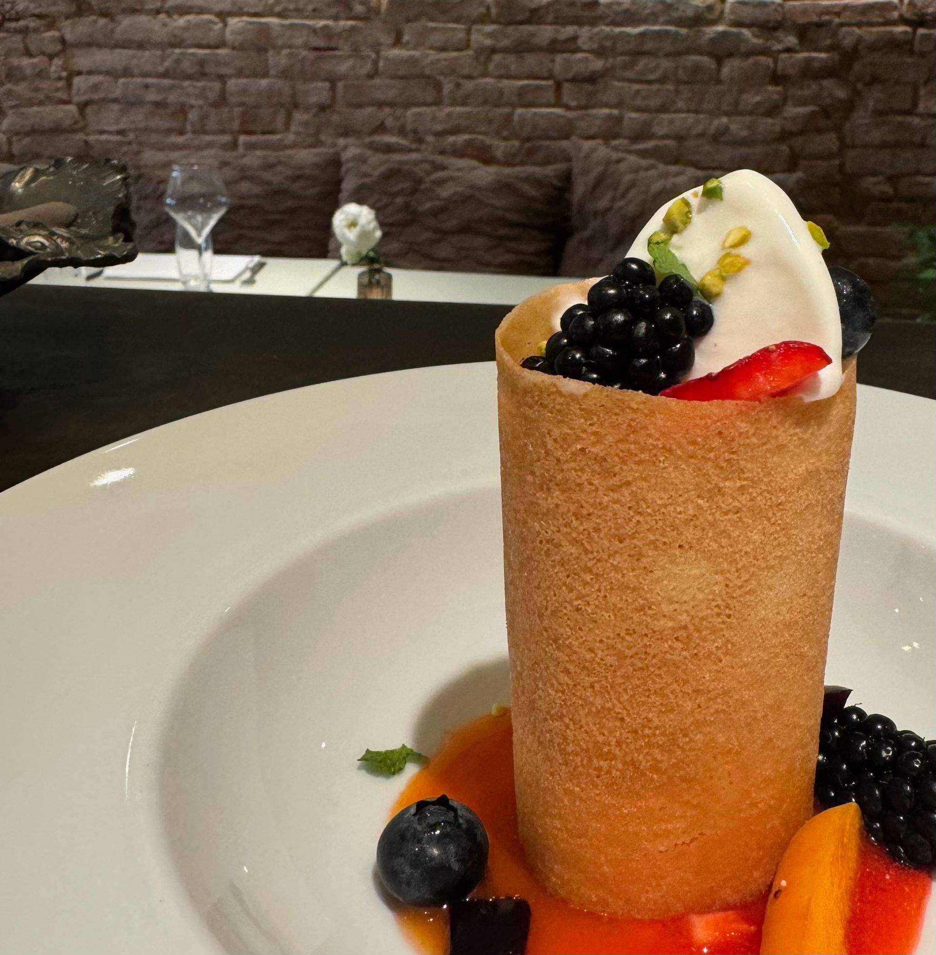 Michi ristorante©, gelato fatto in casa con frutta di stagione 
Michi restaurant©, homemade ice cream with fruts in season