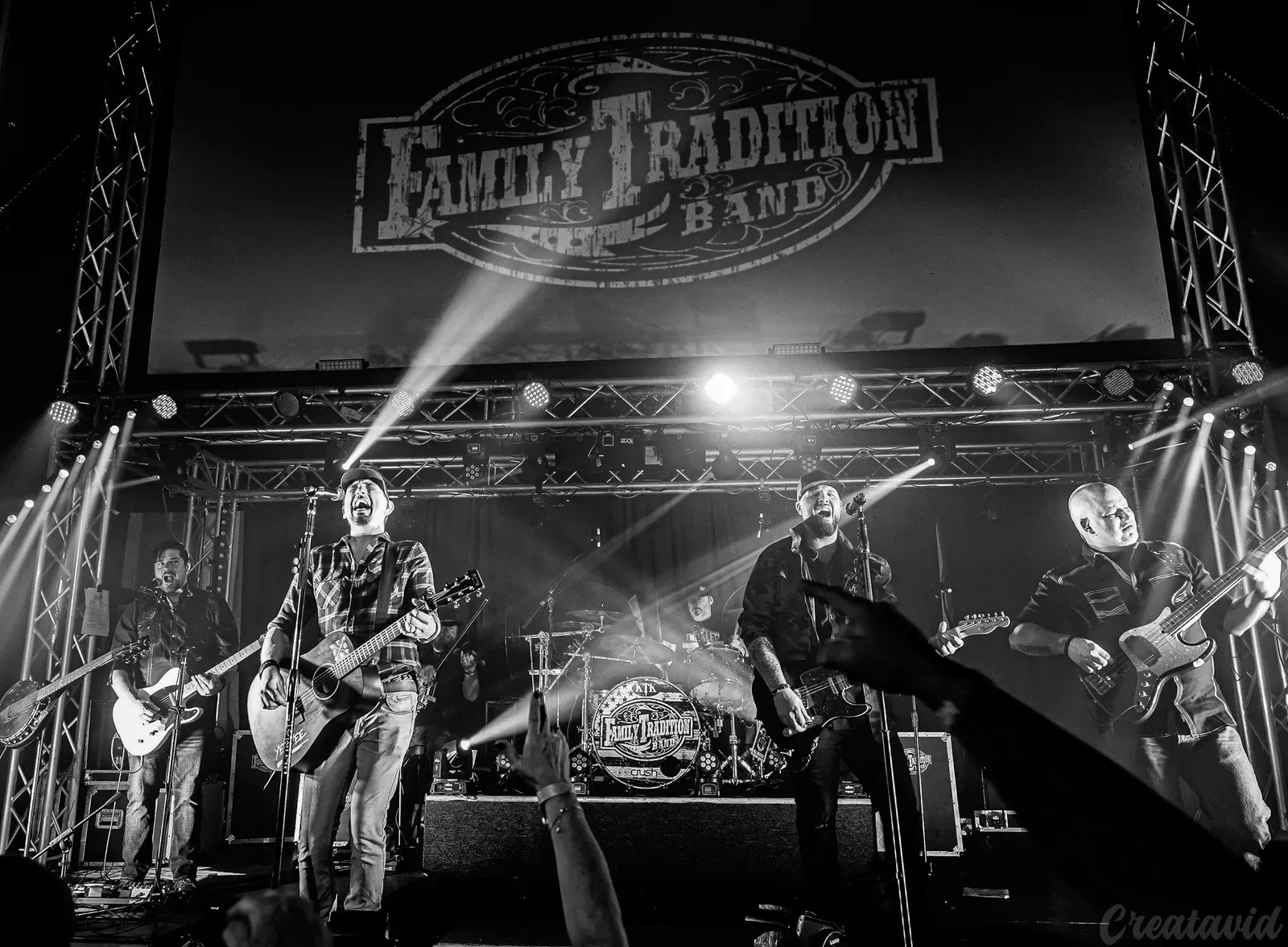 FAMILY TRADITION BAND