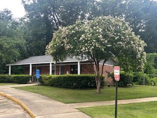 River Hills Apartments