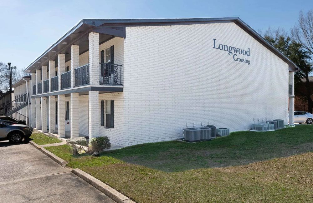 Longwood Crossing Apartment Homes