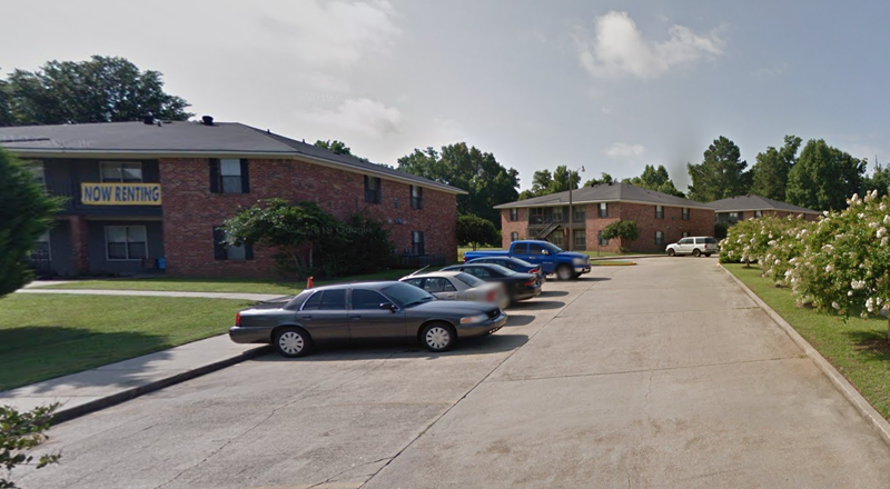 River Hills Apartments