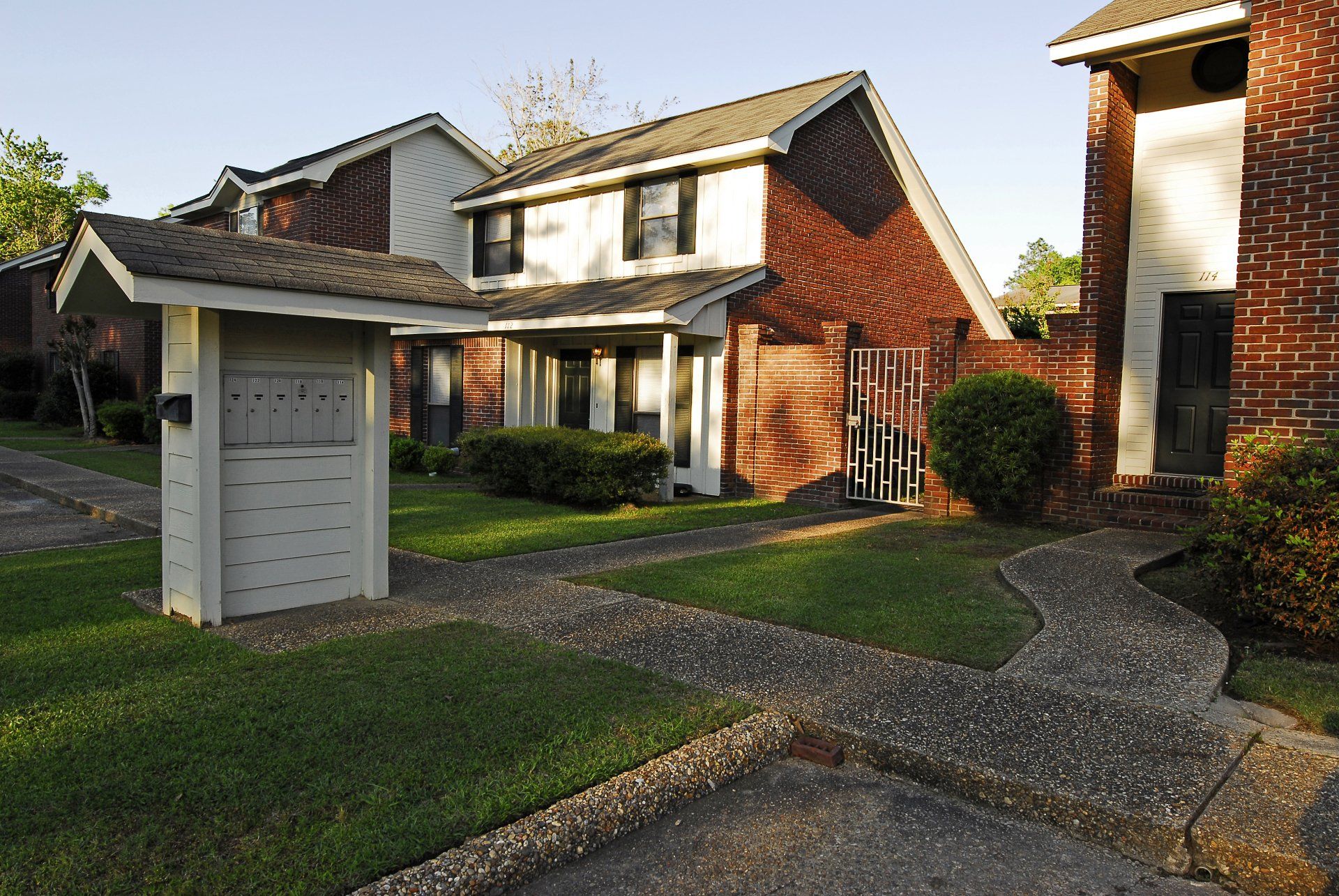 Woodshire Duplexes and Townhomes Apartments in Hattiesburg, MS