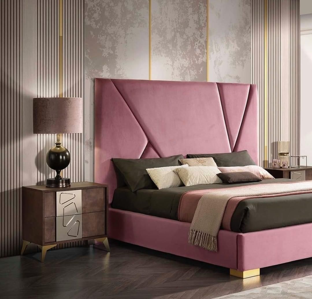 letto matrimoniale con struttura color blu