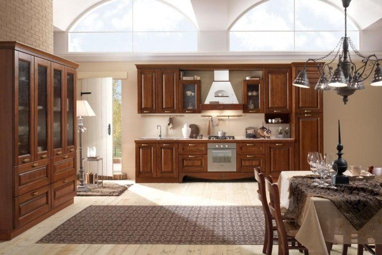 arredamento cucina in legno scuro
