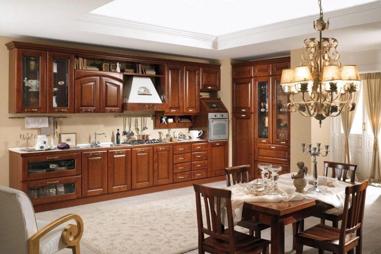 cucina con mobili in legno massello