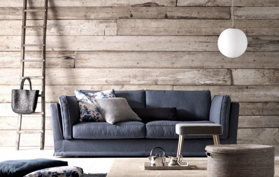 divano in tessuto scuro