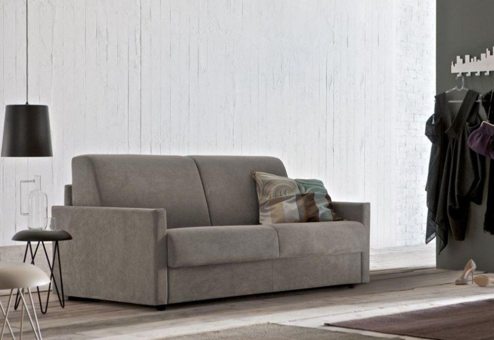 divano in tessuto grigio scuro