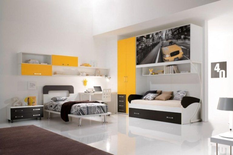 cameretta con mobili in legno color giallo