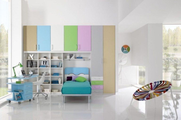 camerette con armadio con ante di diverso colore