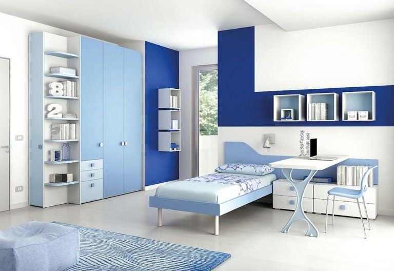 cameretta con arredo di color bllu e azzurro