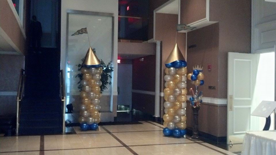 Sporting Events — White And Gold Balloons in Wheaton, IL