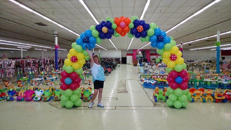 Blowout — Entrance Balloon Decor in Wheaton, IL
